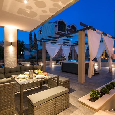 Family Apartment Dubrovnik - Private Jacuzzi Terrace, Private Parking Eksteriør billede