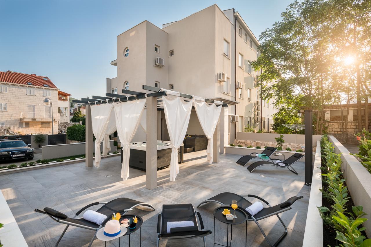 Family Apartment Dubrovnik - Private Jacuzzi Terrace, Private Parking Eksteriør billede
