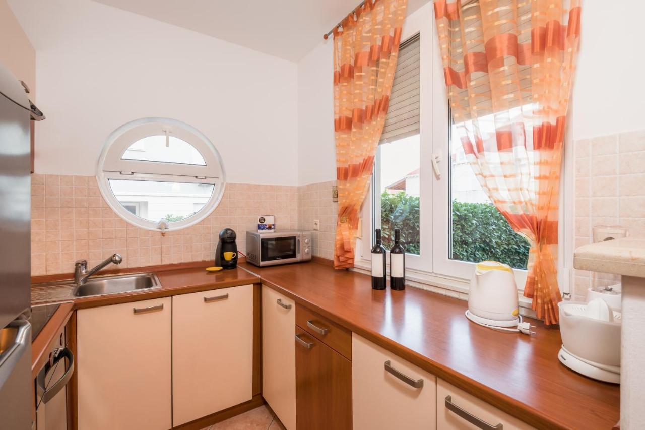 Family Apartment Dubrovnik - Private Jacuzzi Terrace, Private Parking Eksteriør billede